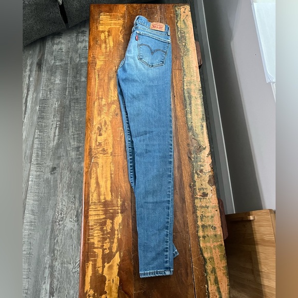 710 Levi Jeans - Picture 3 of 4